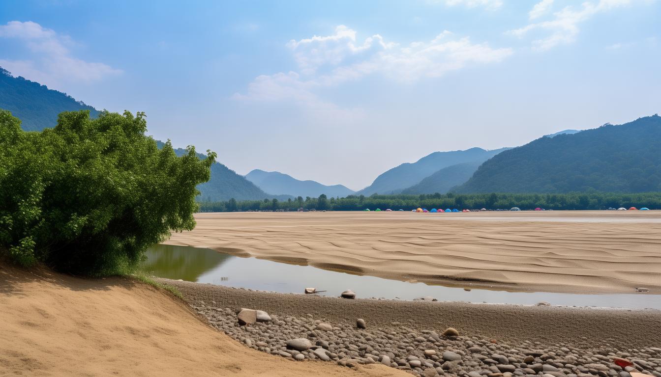 内蒙古巴彦淖尔突发山洪致 10 人遇难！露营地为何如此危险？